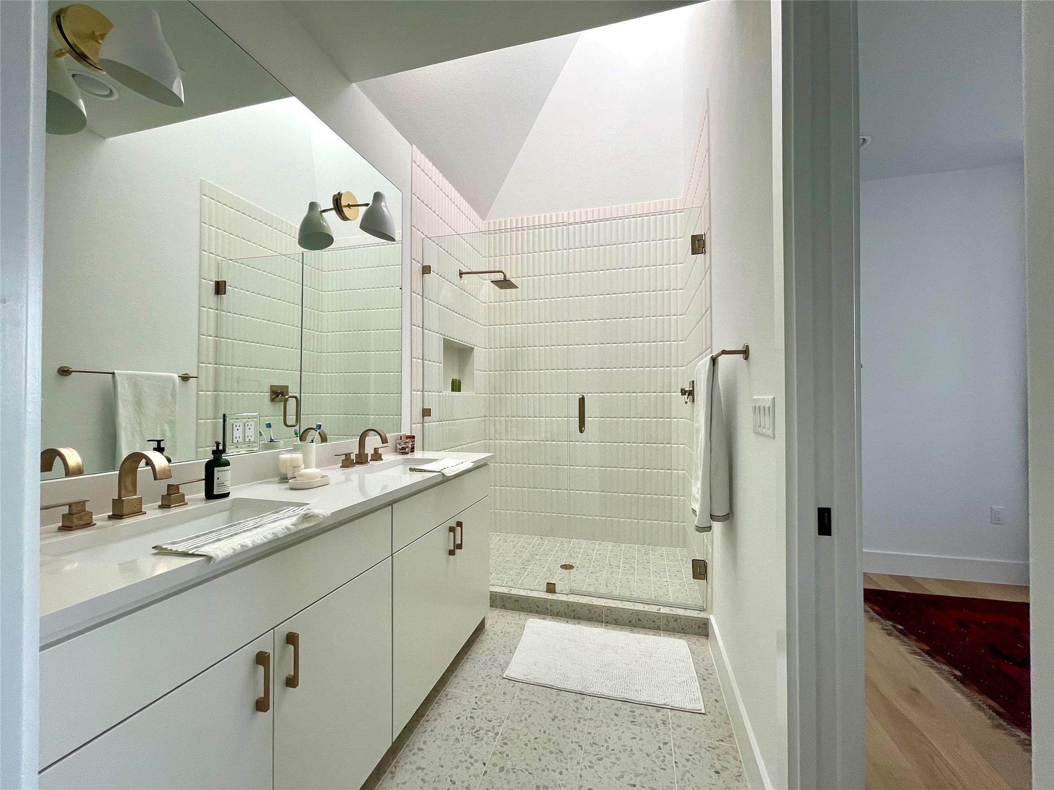 3406 17th ST #12, Austin, TX 78721 photo 2
