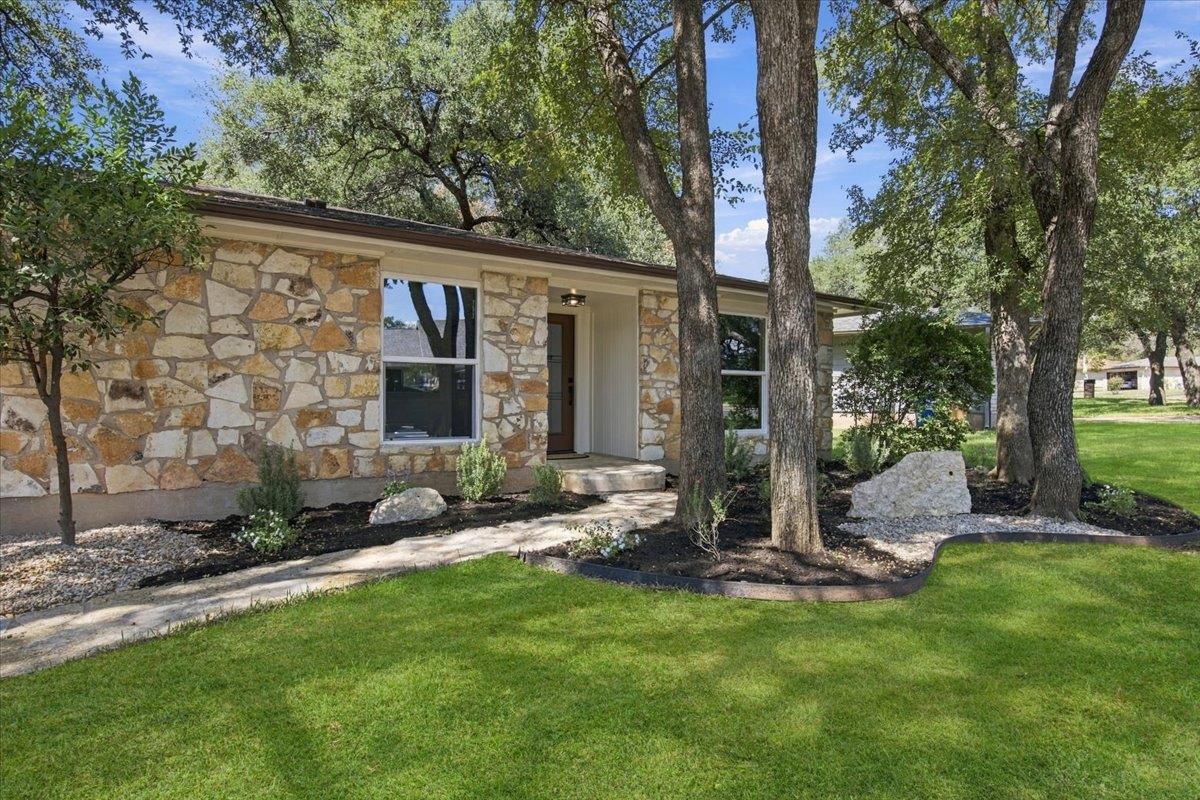 12006 Trianon LN, Austin, TX 78727 photo 2