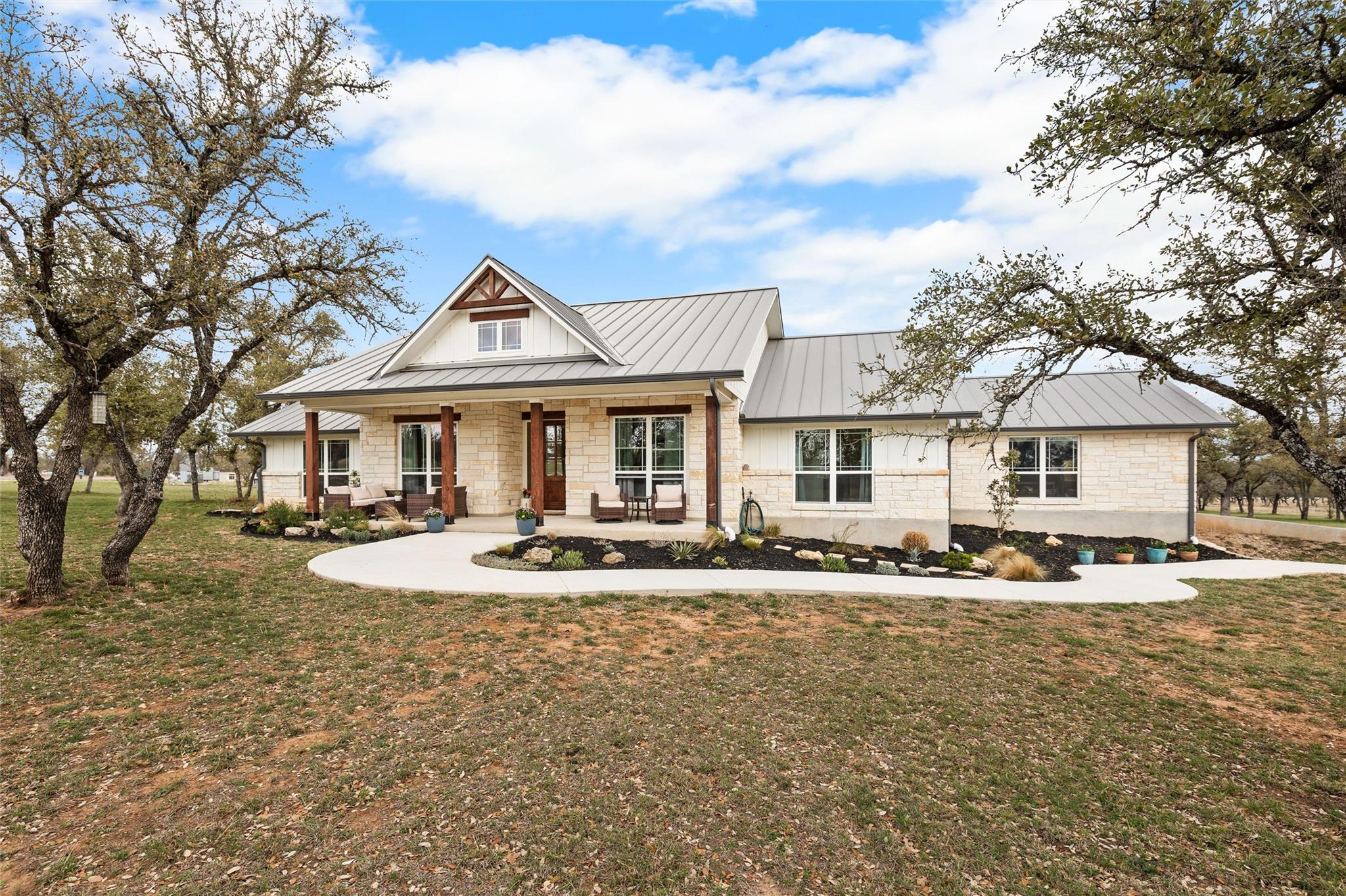 345 Morning Dew DR, Round Mountain, TX 78663 photo 2