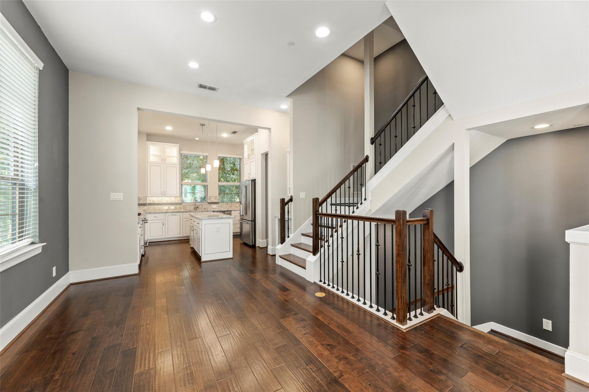 5469 Larkin ST, Houston, TX 77007 photo 3