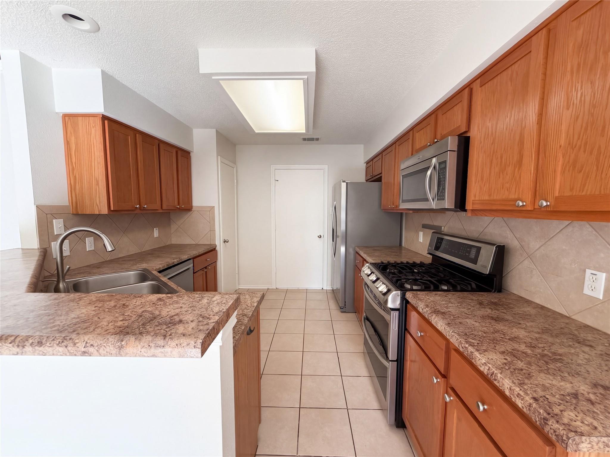 13020 Moorcroft LN, Austin, TX 78729 photo 2
