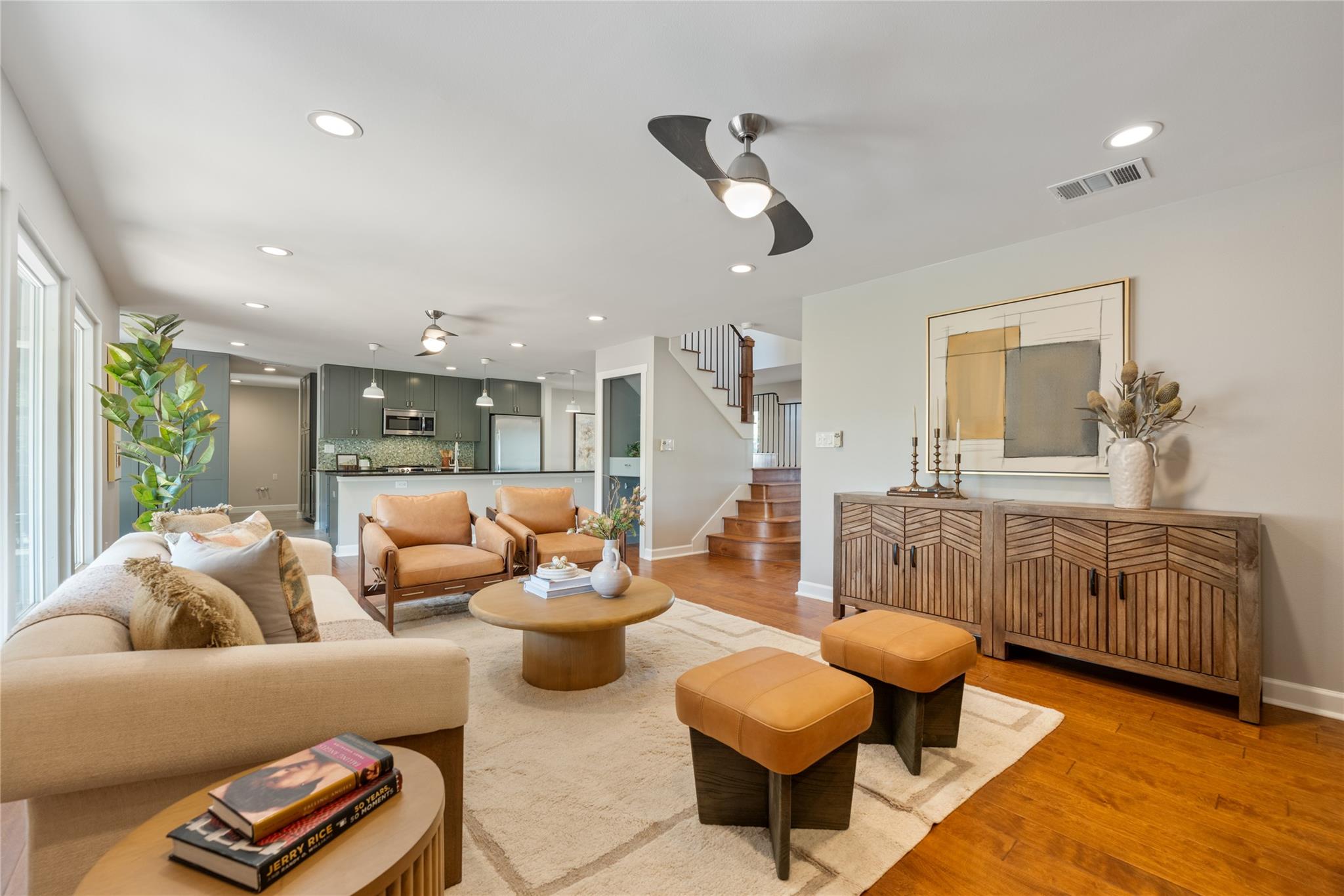 6812 Pioneer PL, Austin, TX 78757 photo 3