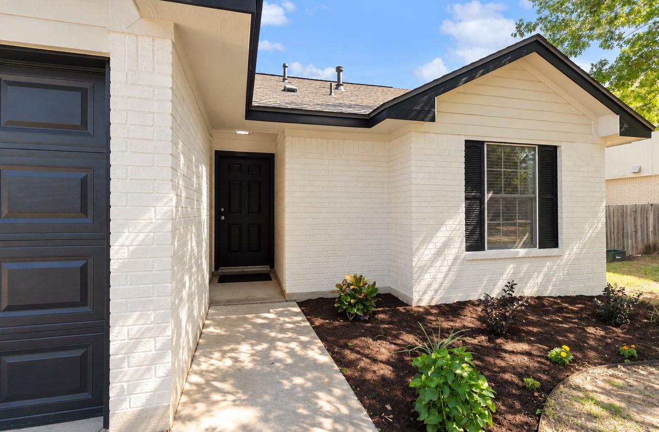 156 Keystone LOOP, Kyle, TX 78640 photo 2