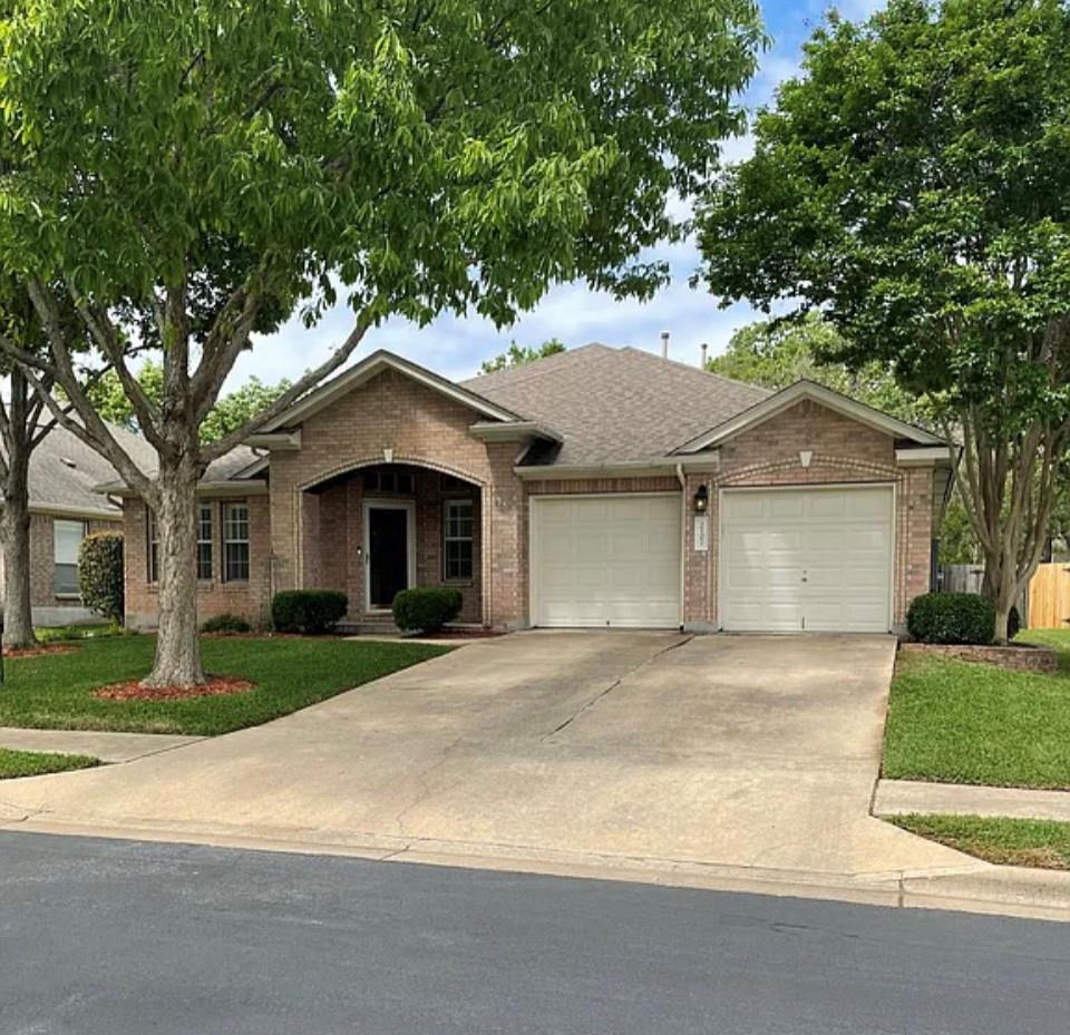 2107 Bent Tree CT, Round Rock, TX 78681 photo 2