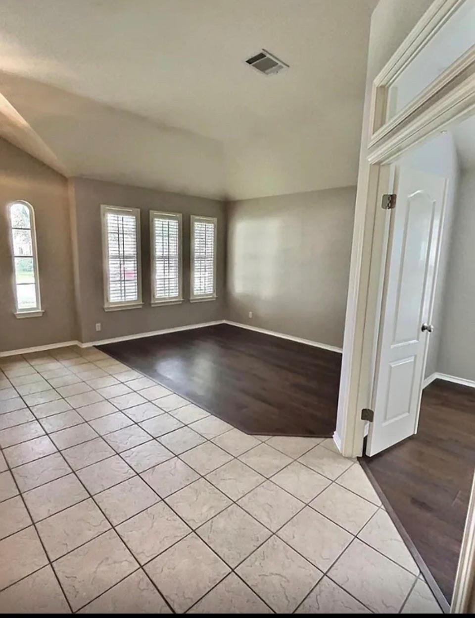 2107 Bent Tree CT, Round Rock, TX 78681 photo 3