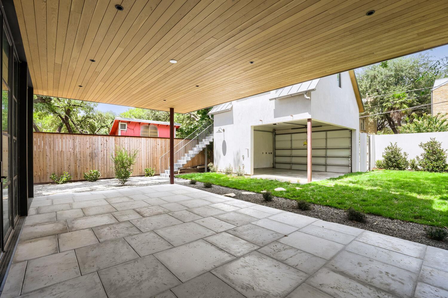1104 Maufrais ST, Austin, TX 78703 photo 4