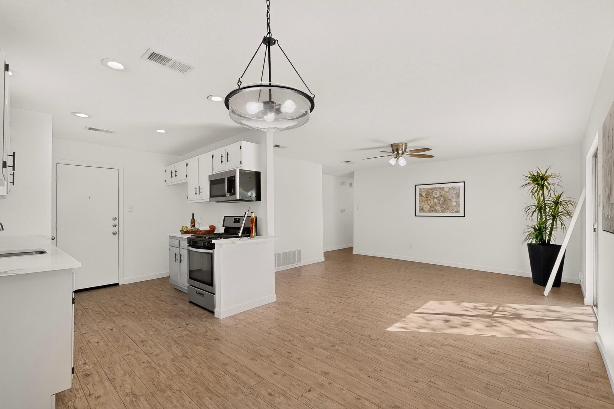 7506 Calumet CV, Austin, TX 78745 photo 4