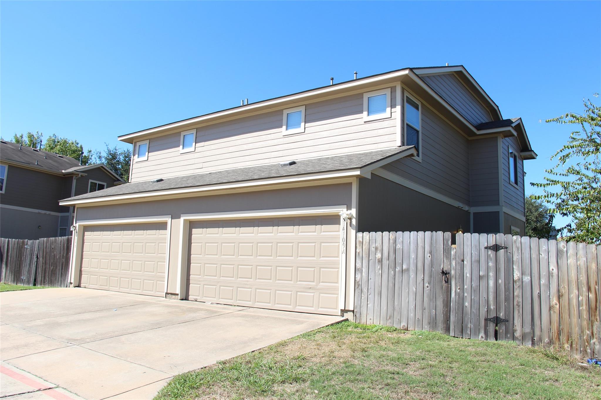 14109 Harris Ridge BLVD #A & B, Pflugerville, TX 78660 photo 4
