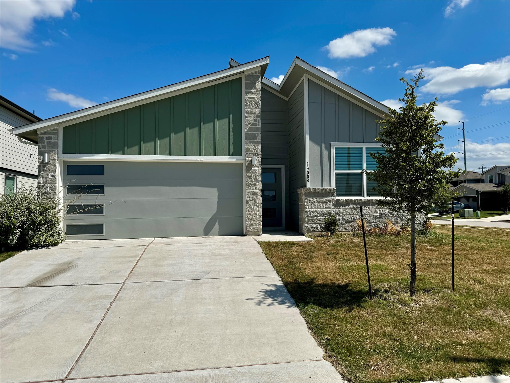 13009 Kearns DR, Pflugerville, TX 78660 photo 2