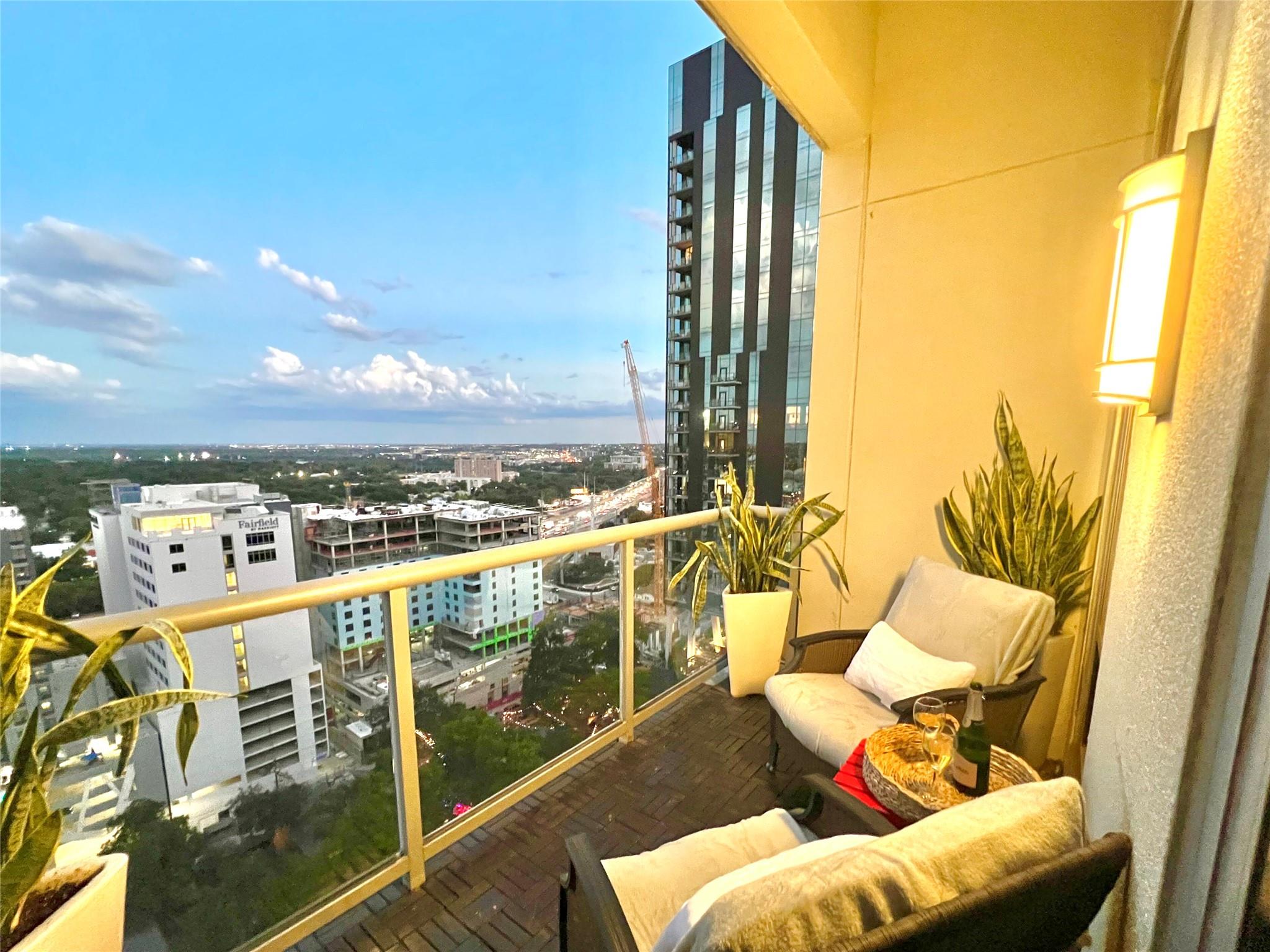 603 Davis ST #2204, Austin, TX 78701 photo 3