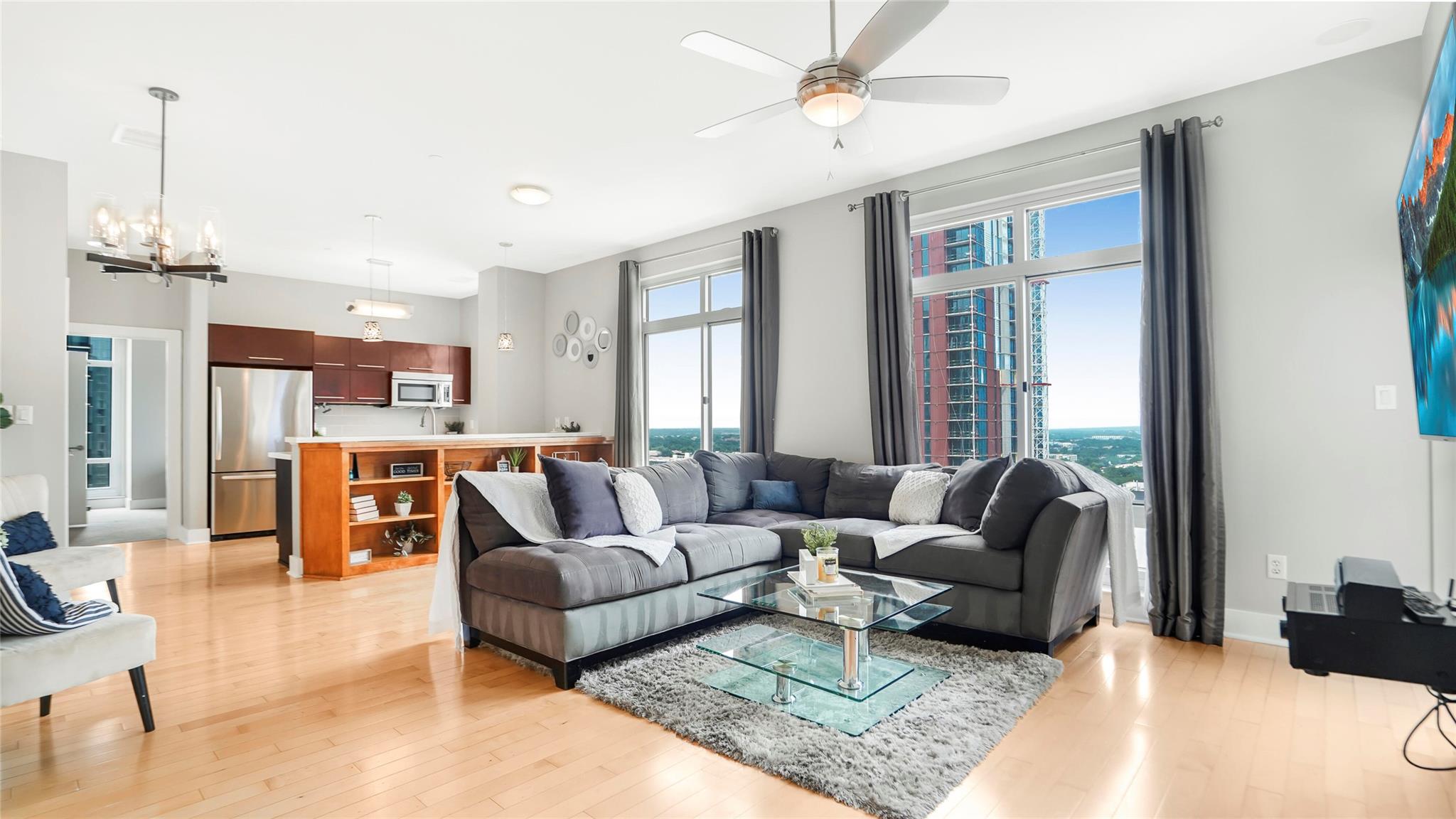 603 Davis ST #2204, Austin, TX 78701 photo 4