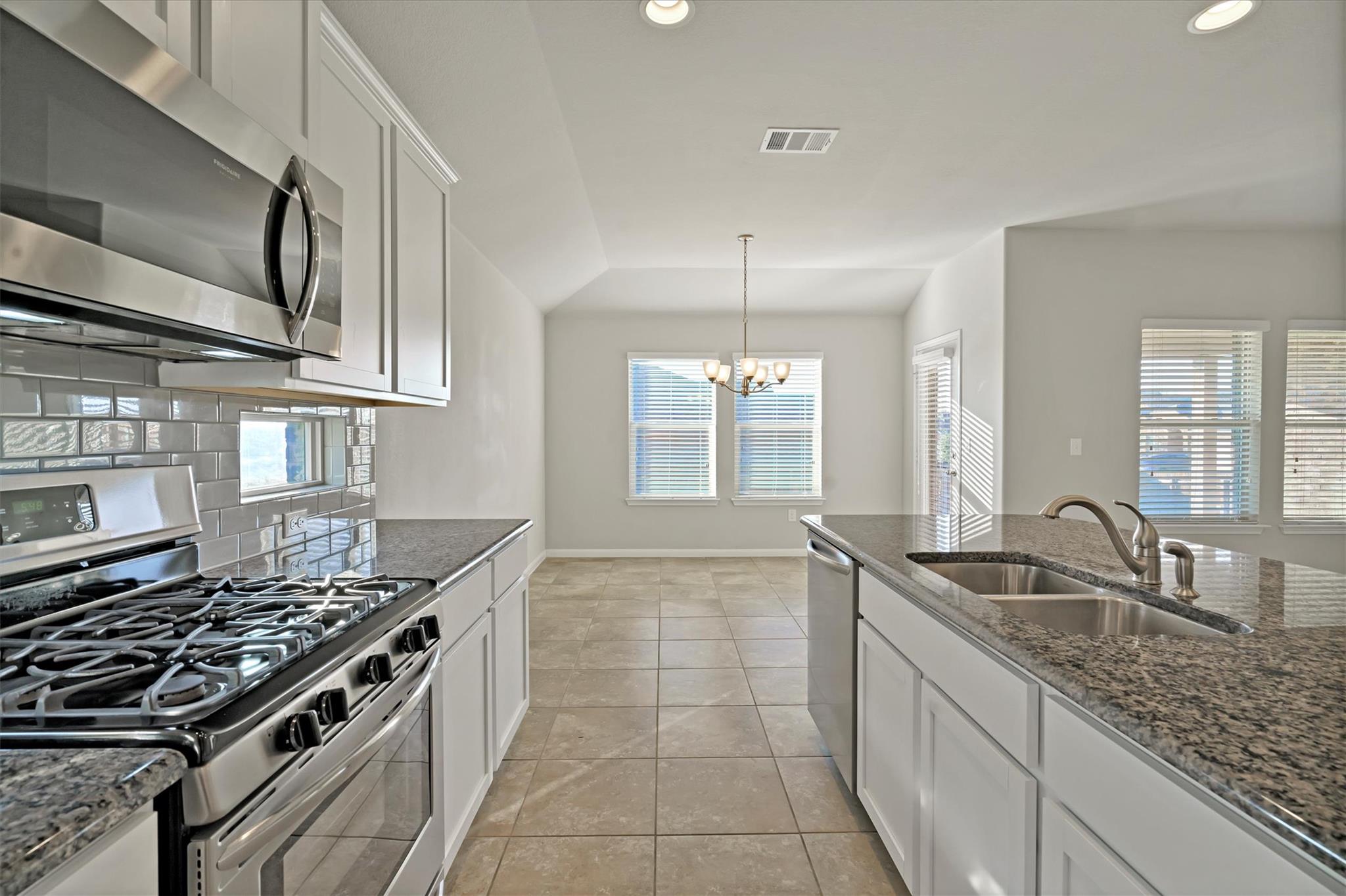 1900 Mexia DR, Round Rock, TX 78664 photo 3