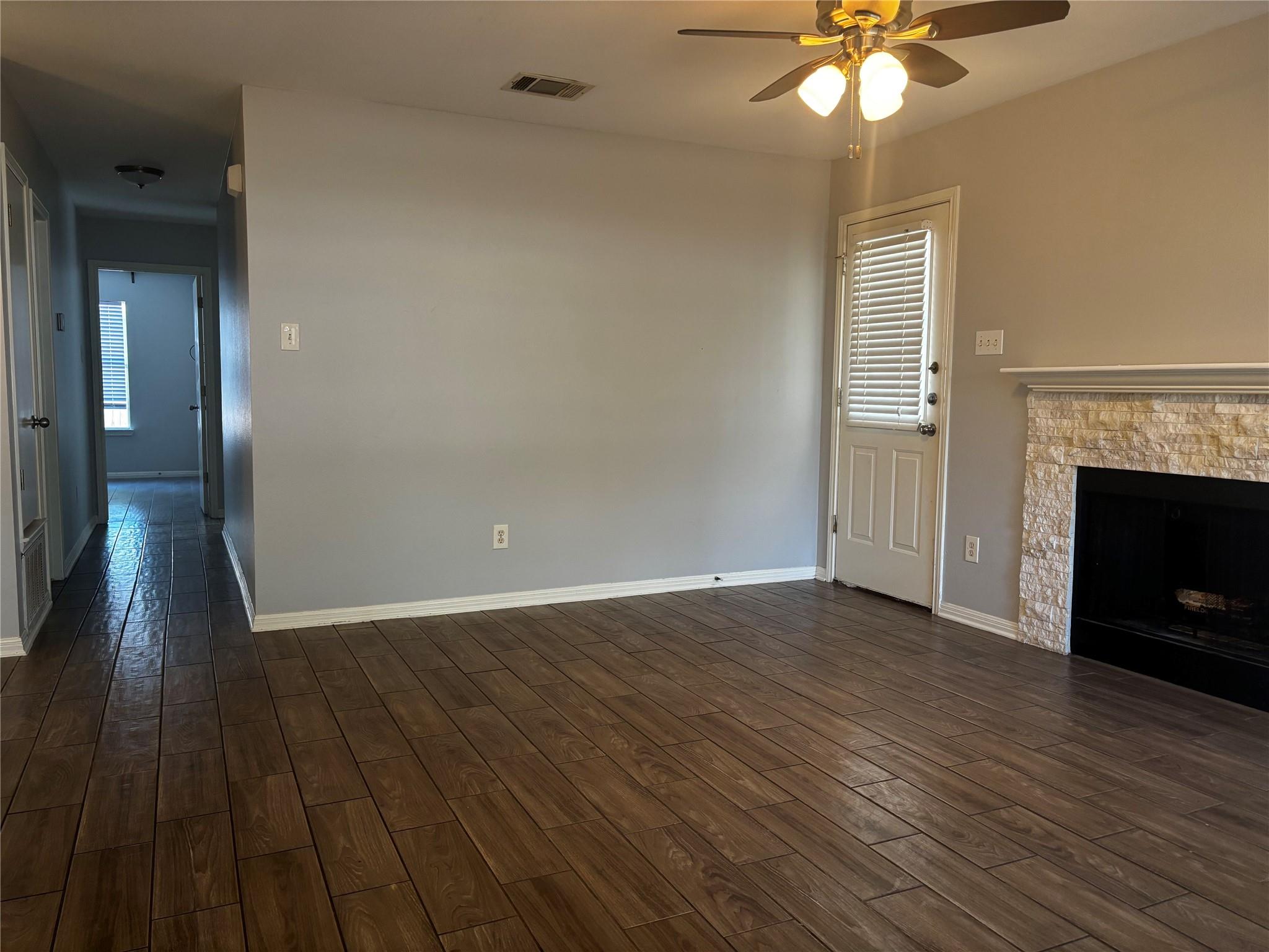 501 Texas Ave, Round Rock, TX 78664 photo 3