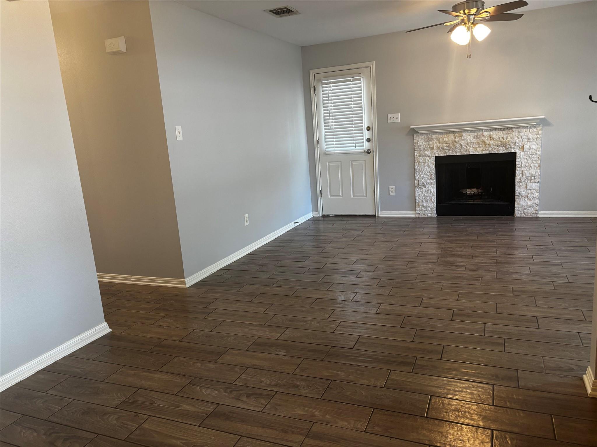 501 Texas Ave, Round Rock, TX 78664 photo 4