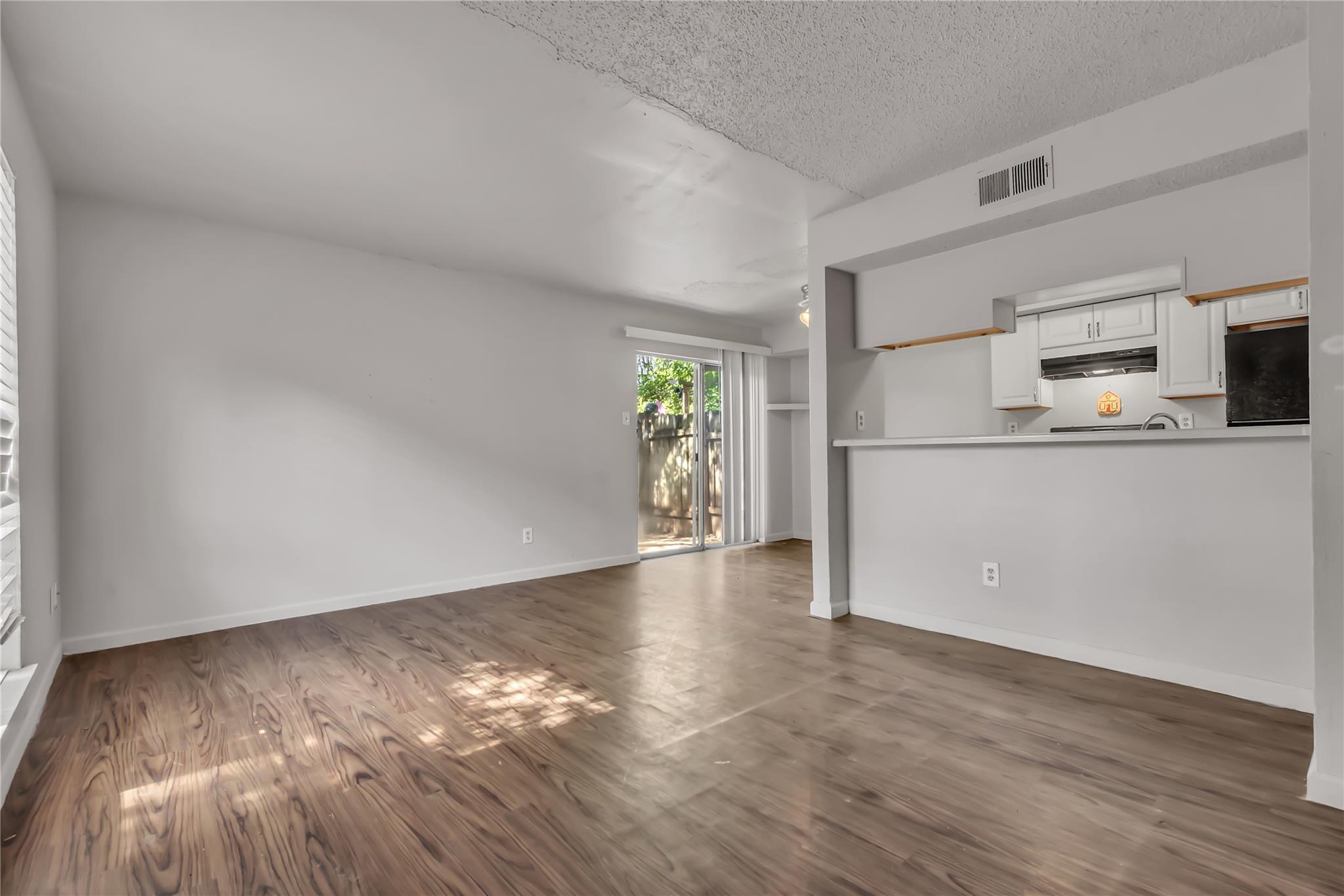 5707 Cougar DR, Austin, TX 78745 photo 3