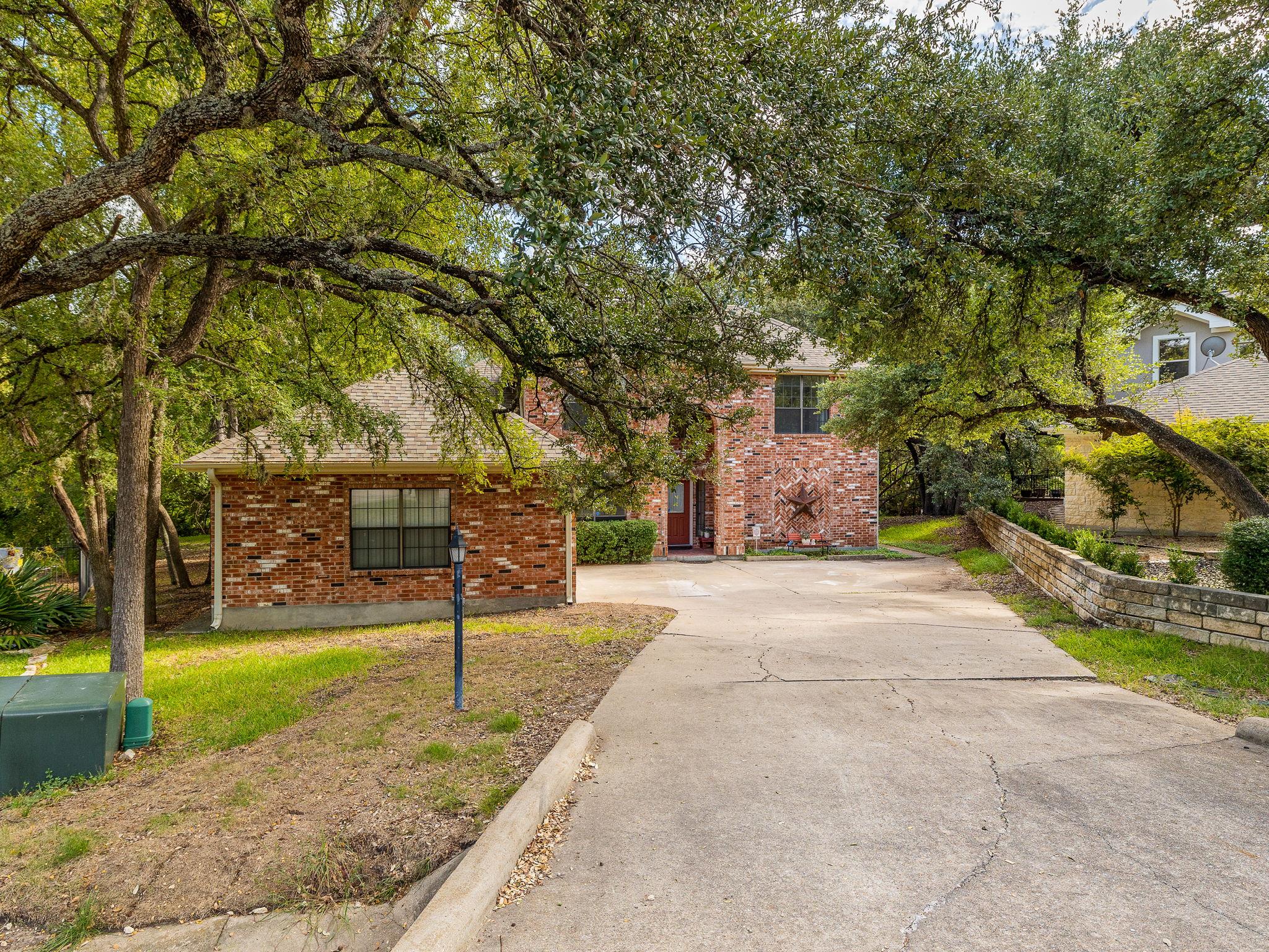 118 Deerfield CV, Lakeway, TX 78734 photo 2