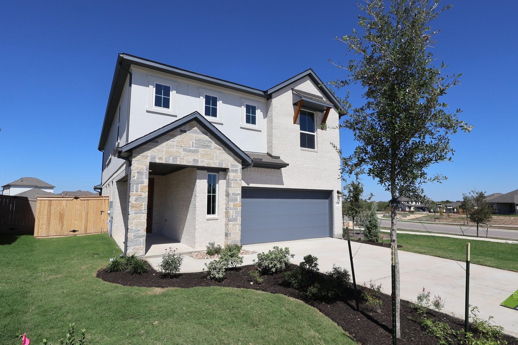 541 Bloomington Loop, Hutto, TX 78634 photo 2