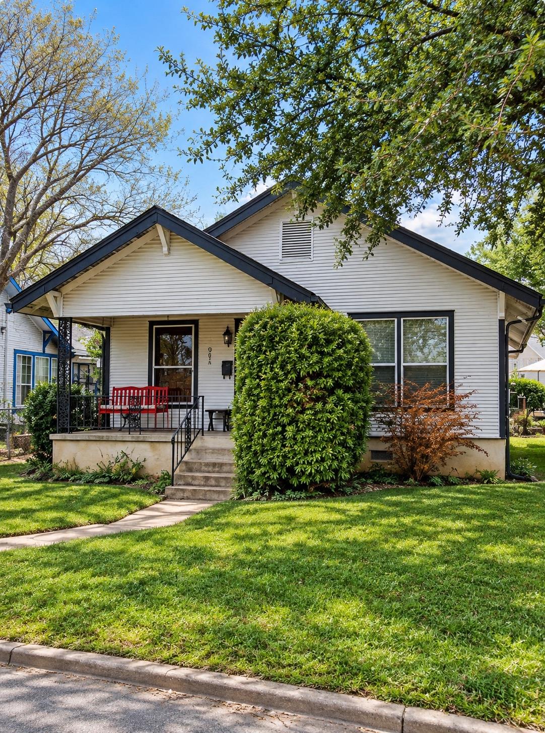 902 Taylor ST, Austin, TX 78702 photo 2