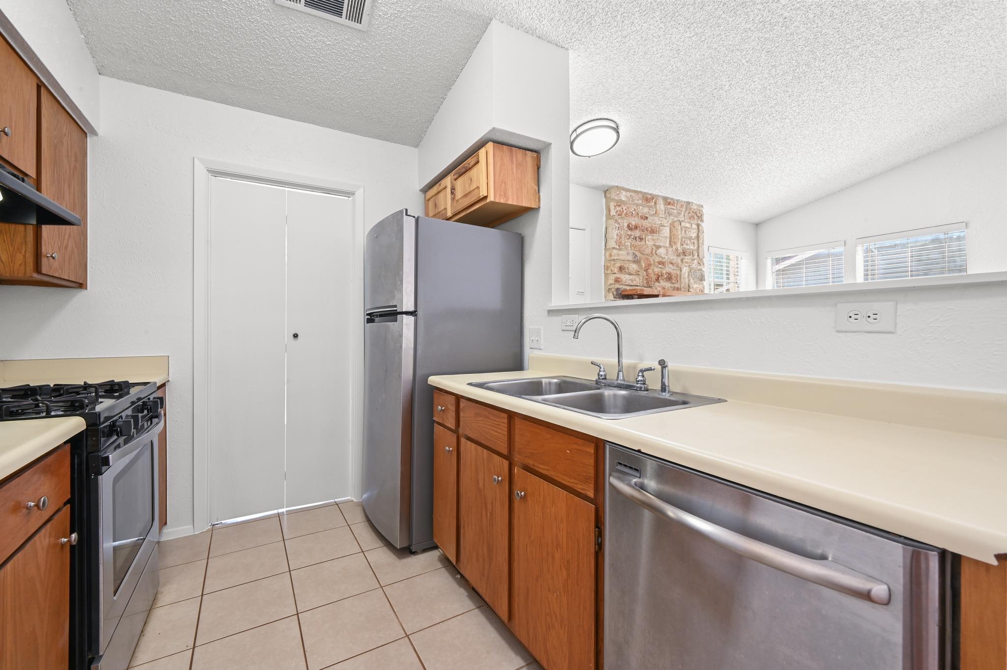 3221 DARNELL DR #A, Austin, TX 78745 photo 4