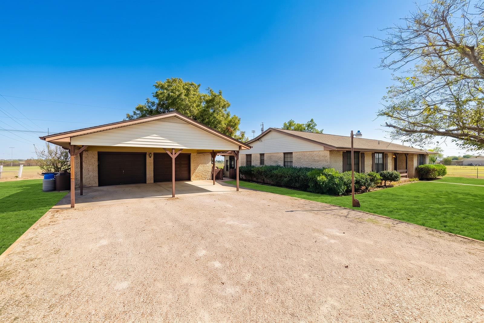 15 Brenda LN, Round Rock, TX 78665 photo 2