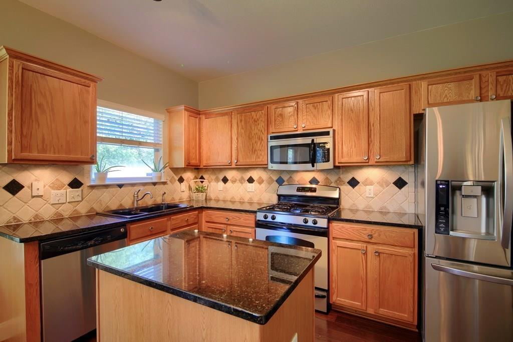 3704 Castle Rock DR, Round Rock, TX 78681 photo 2