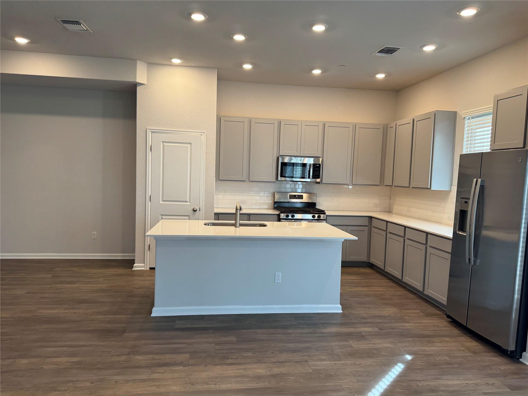 3000 Chisholm Trail RD #84, Round Rock, TX 78681 photo 2