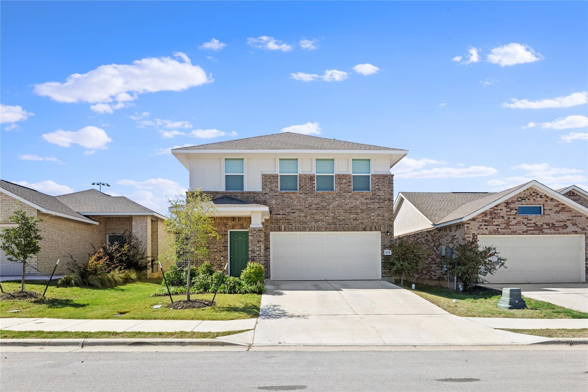 104 Standing Rock LN, Marble Falls, TX 78654 photo 2