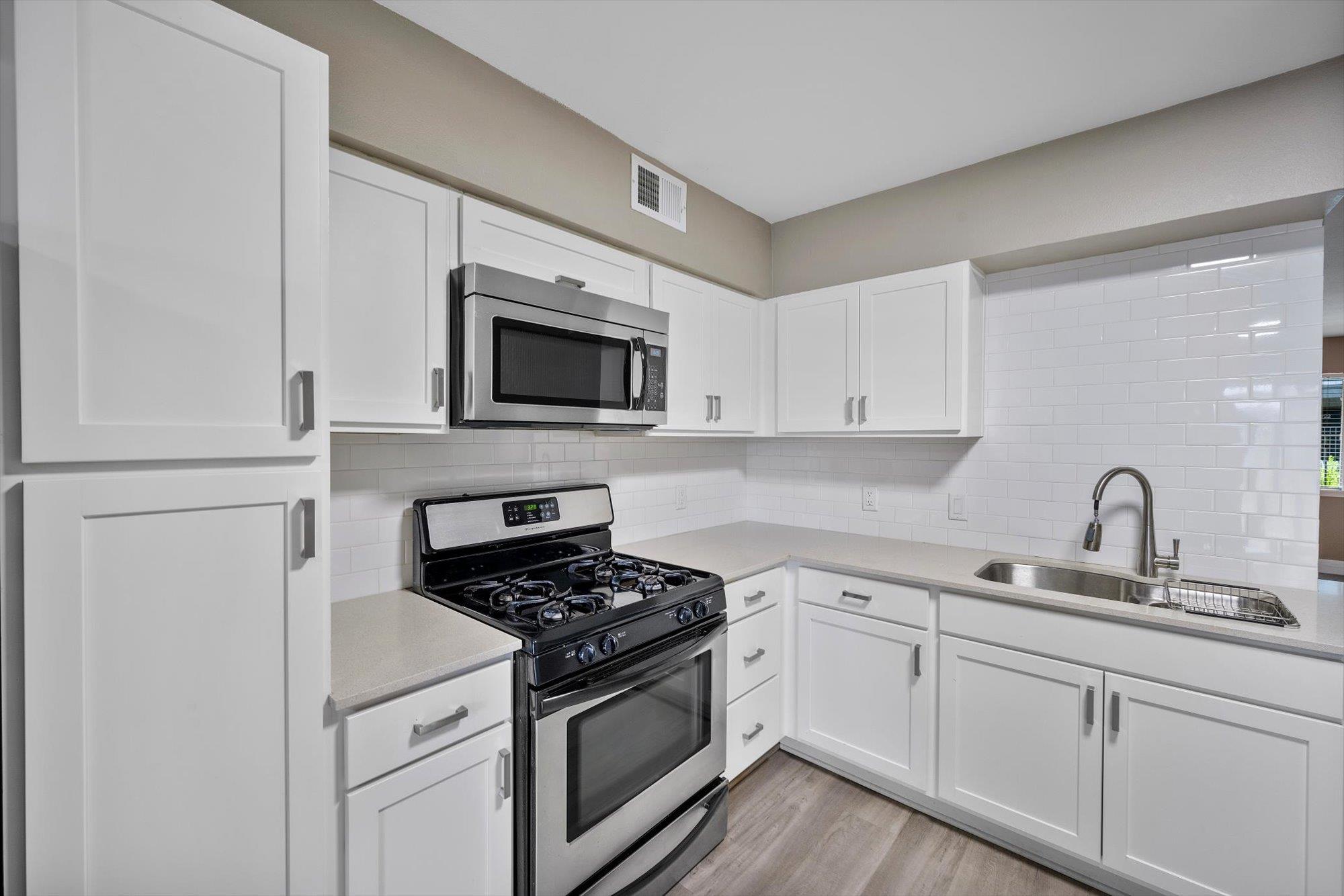 2303 East Side DR #109, Austin, TX 78704 photo 5