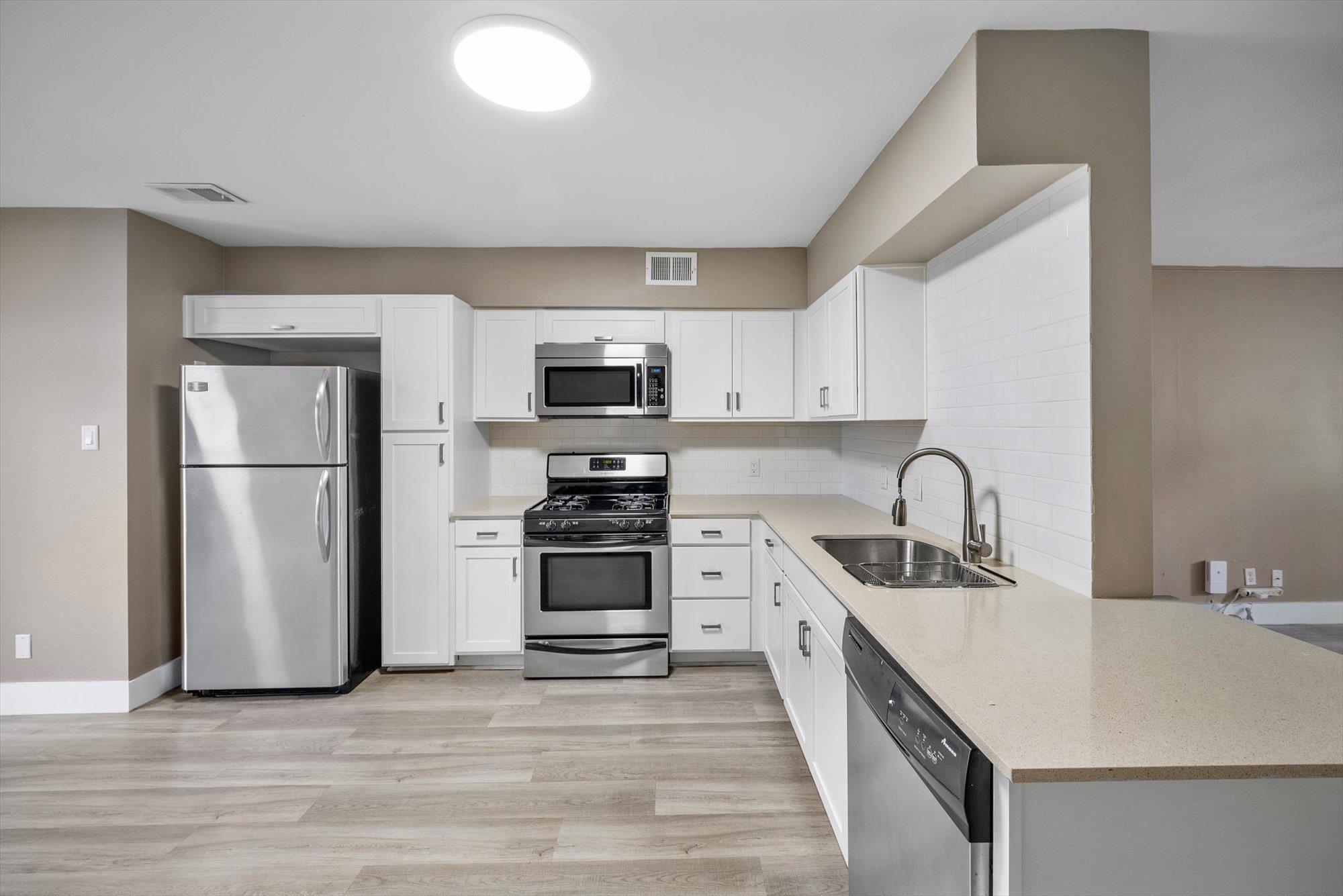 2303 East Side DR #109, Austin, TX 78704 photo 4