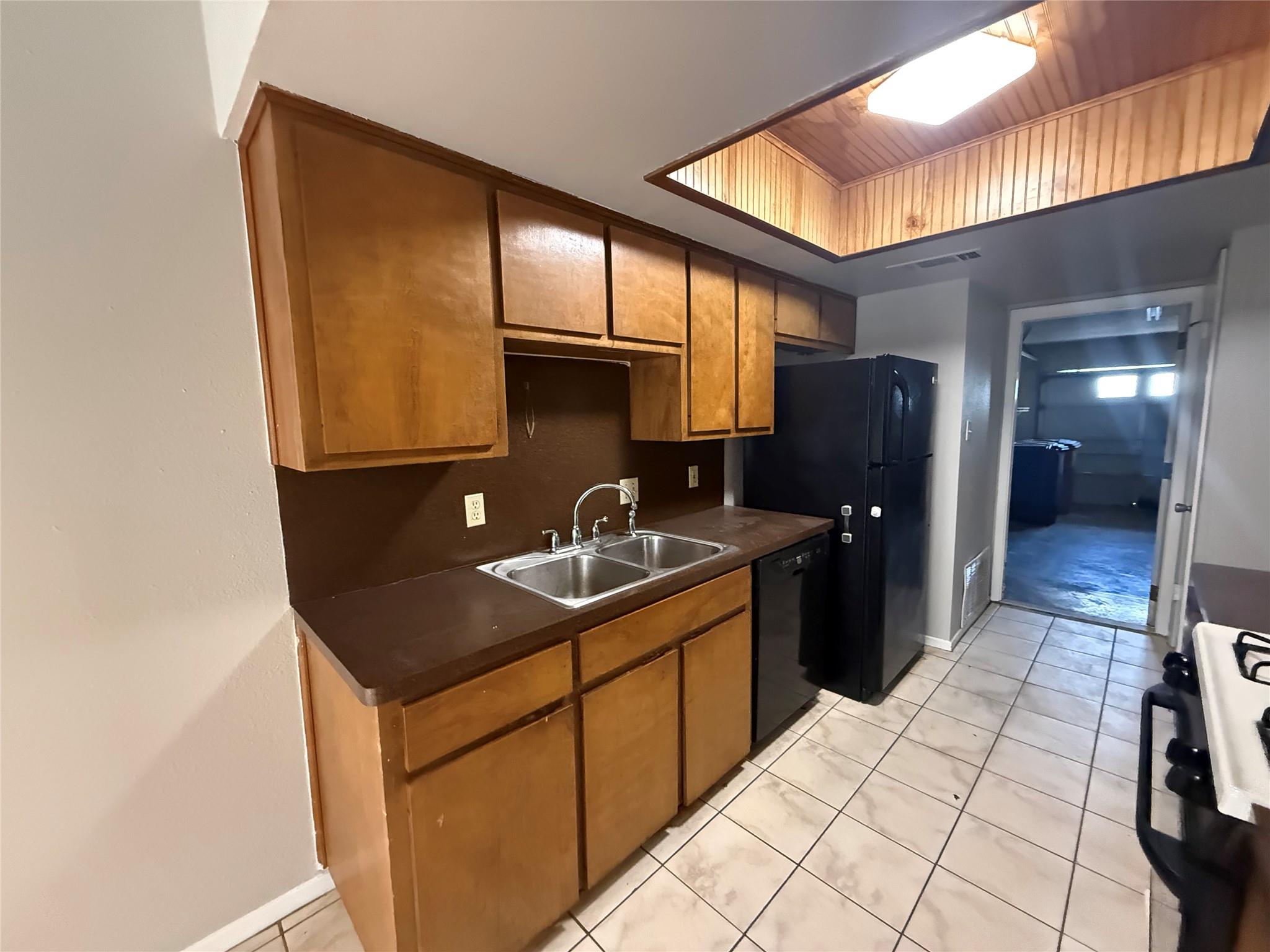 7009 Woodhue DR #A, Austin, TX 78745 photo 2