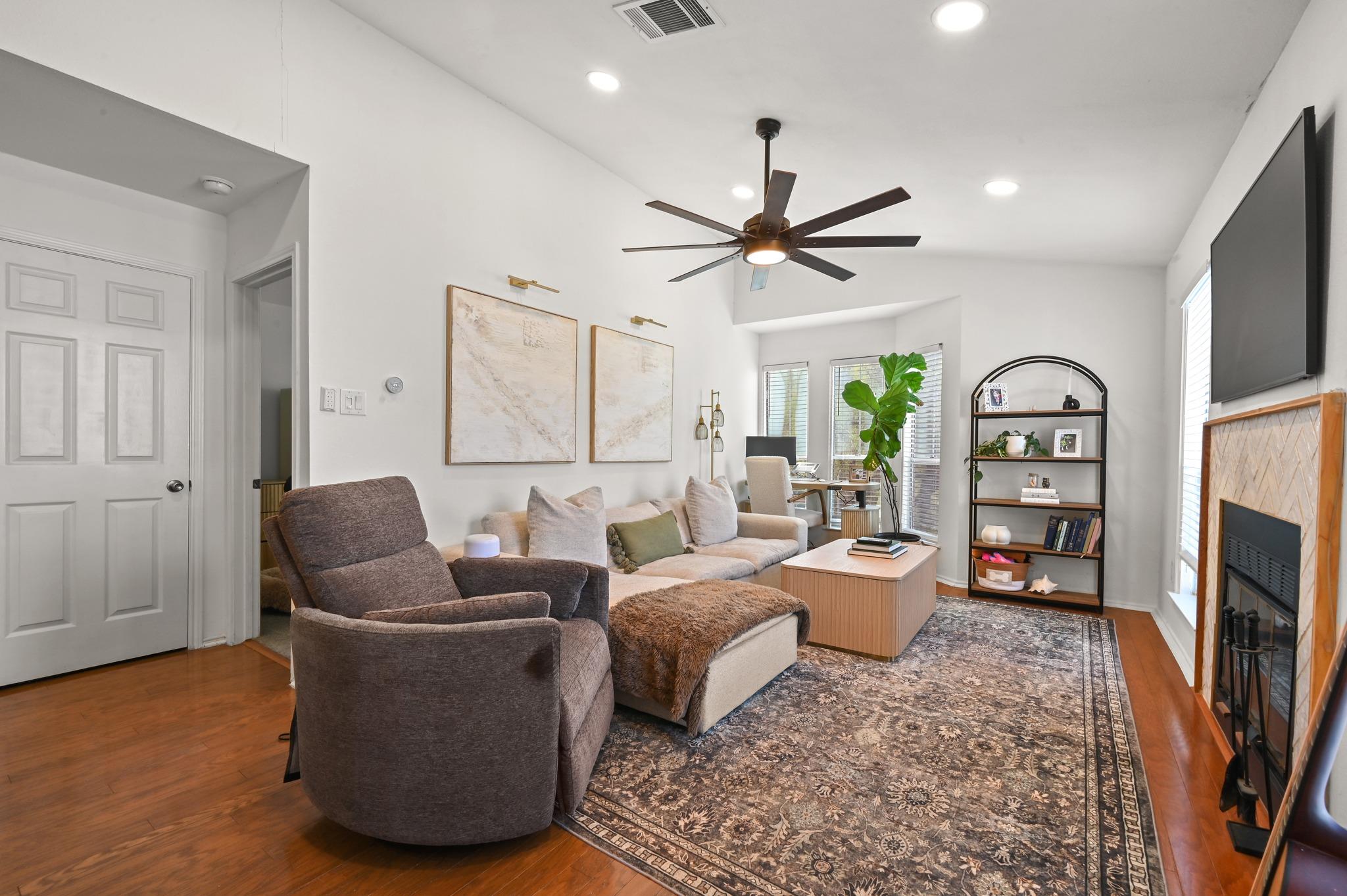 2520 Quarry RD #304, Austin, TX 78703 photo 2