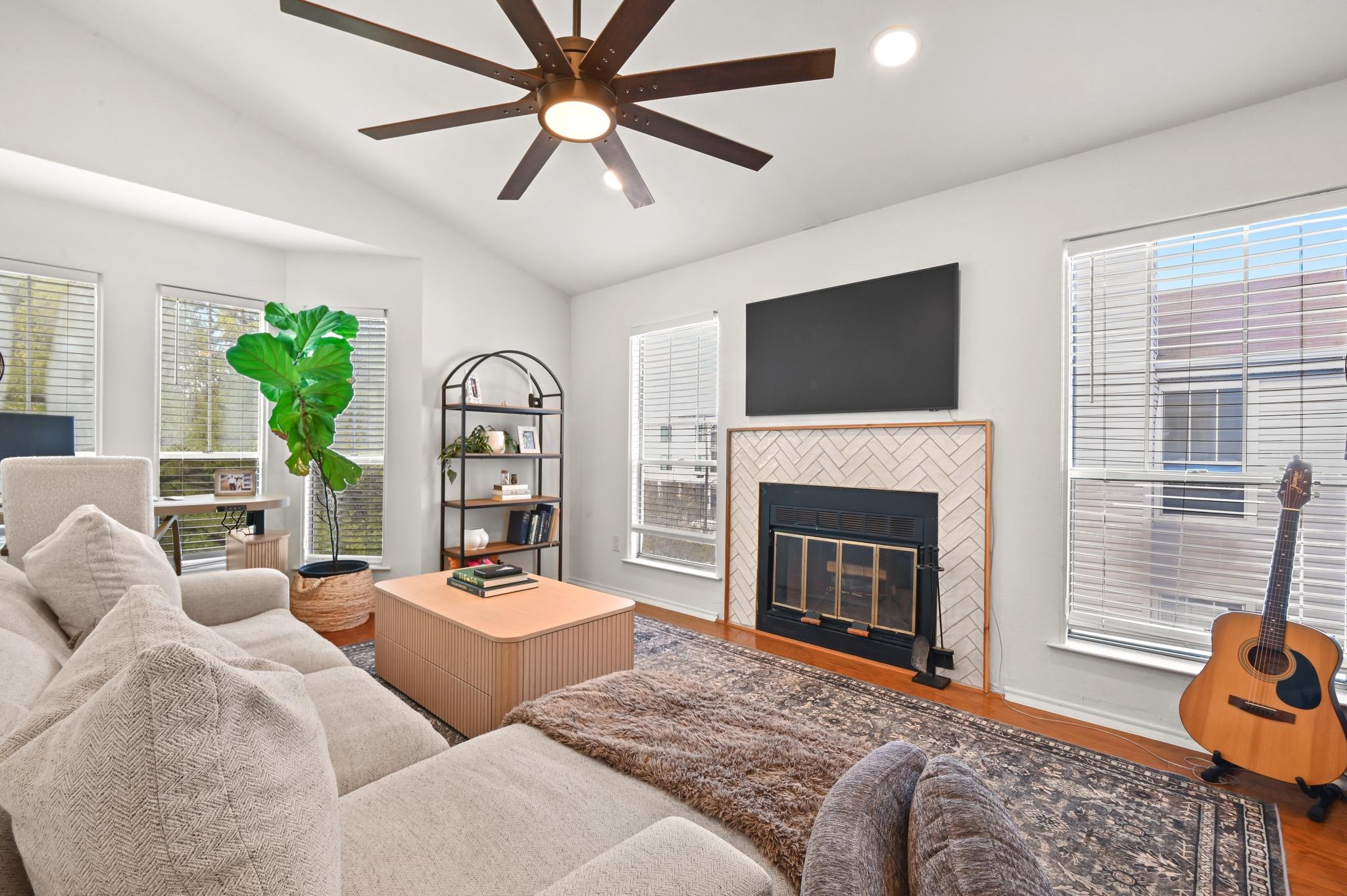 2520 Quarry RD #304, Austin, TX 78703 photo 4