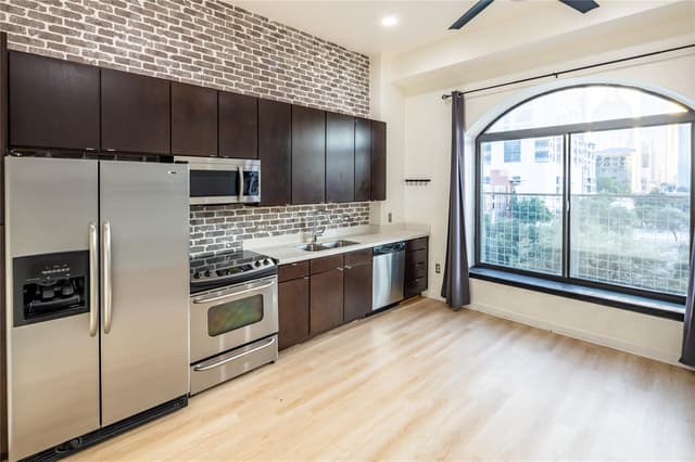 Photo of 507 Sabine ST # 404, Austin TX 78701