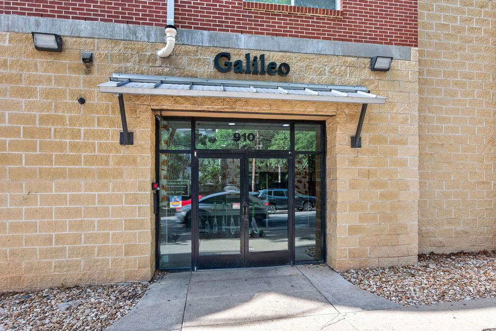 Photo of 910 25th ST #406, Austin, TX 78705