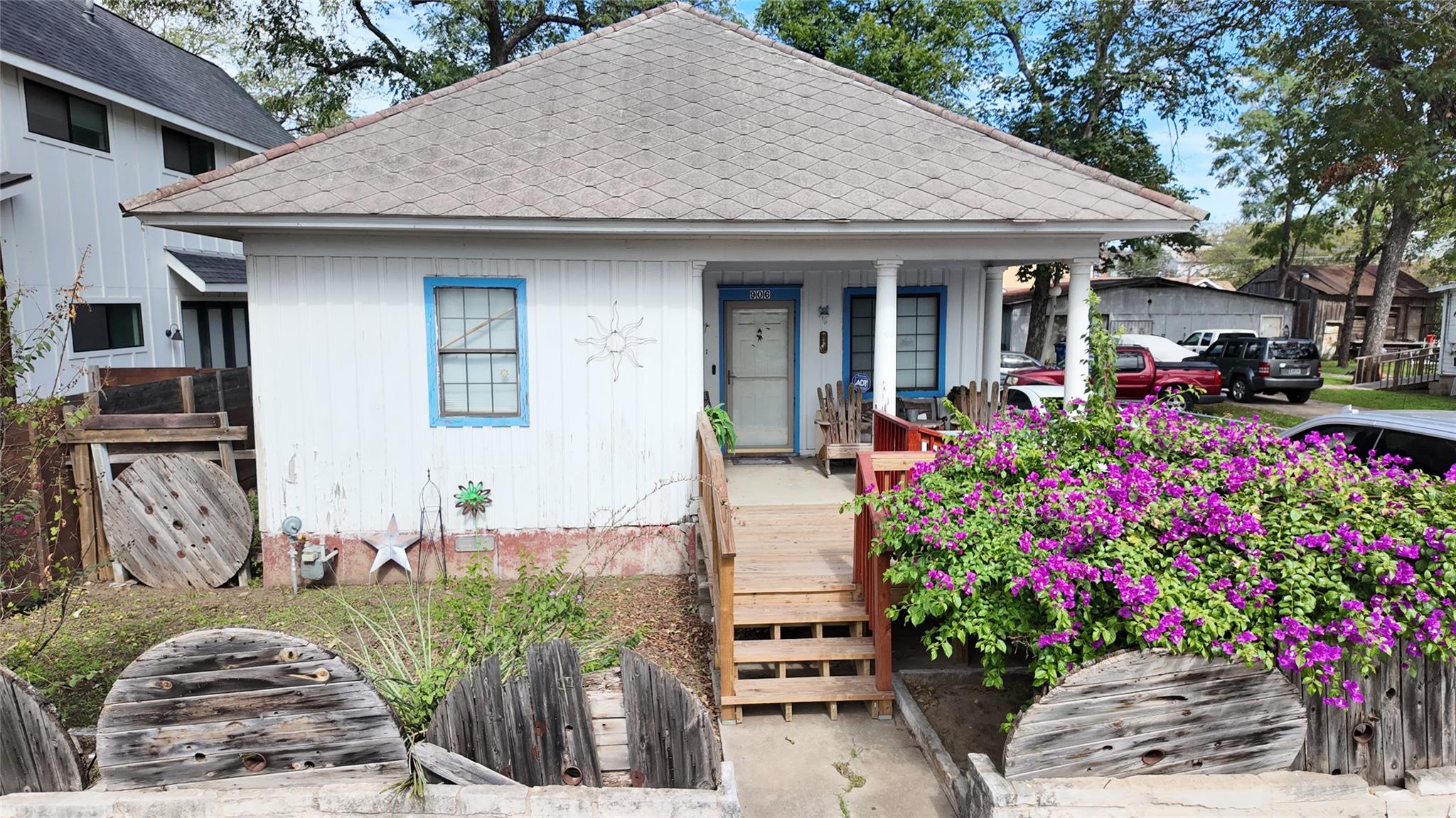 Photo of 906 2nd ST, Austin, TX 78702